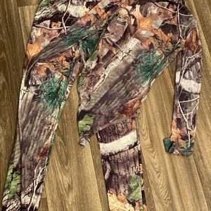 Matching 2 Piece Set.